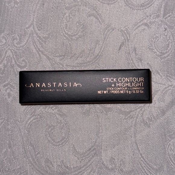 ANASTASIAS
BEVERLY HILLS
Contour & Highlight Stick in FAWN - Picture 6 of 8